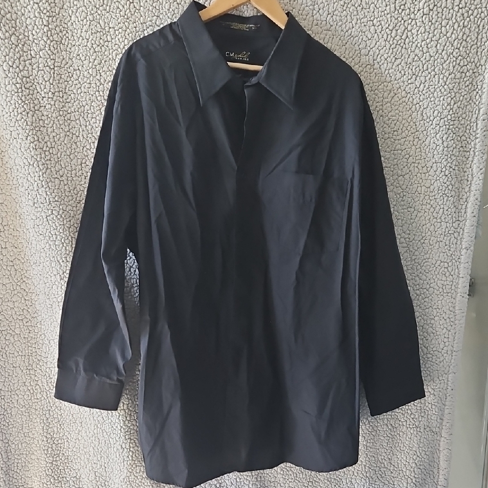 Men's button down  Black Dress Shirt with front pocket Size 34/35